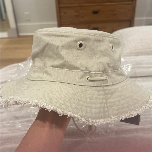 Tilley Hat - Picture 10 of 13